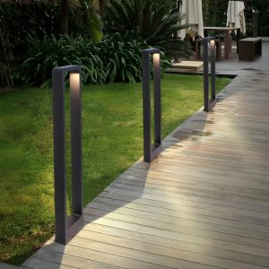 Modern LED Outdoor Bollard Light – Black Garden Pathway Lamp